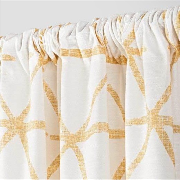 2 Curtain Panels 80x52in - Picture 2 of 2